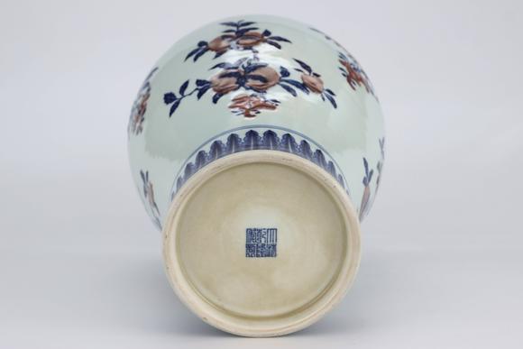 金澤美術(shù)清乾隆 青花釉裏紅折枝瑞果紋梅瓶