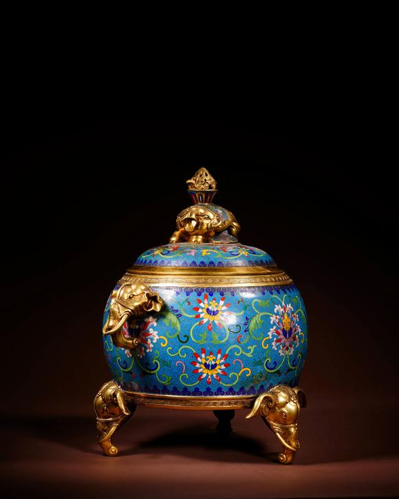 Cascade'sQingganlong copper tire, twisted silk enamel, twined branches, lotus pattern, Taiping, elephant three-legged cover furnace | 清乾隆 銅胎掐絲琺瑯纏枝蓮紋太平有象三足蓋爐
