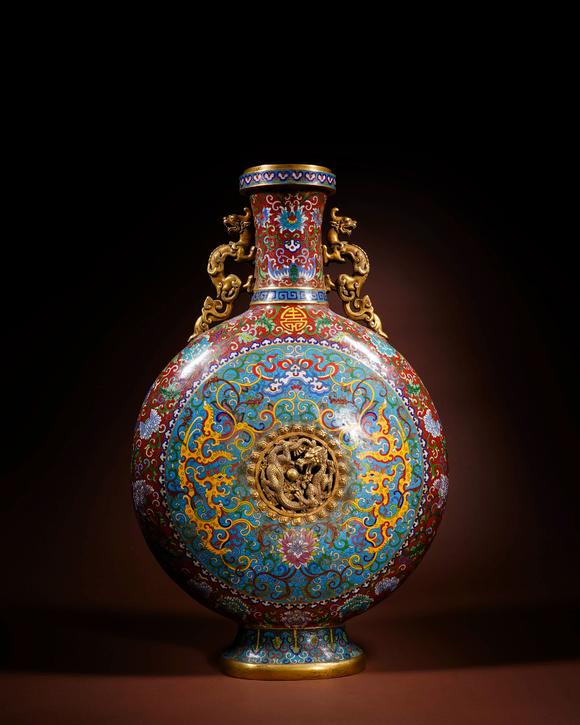 Cascade'sQingganlong copper tire twisted silk enamel Shuanglong ear moon bottle | 清乾隆 銅胎掐絲琺瑯雙龍耳抱月瓶
