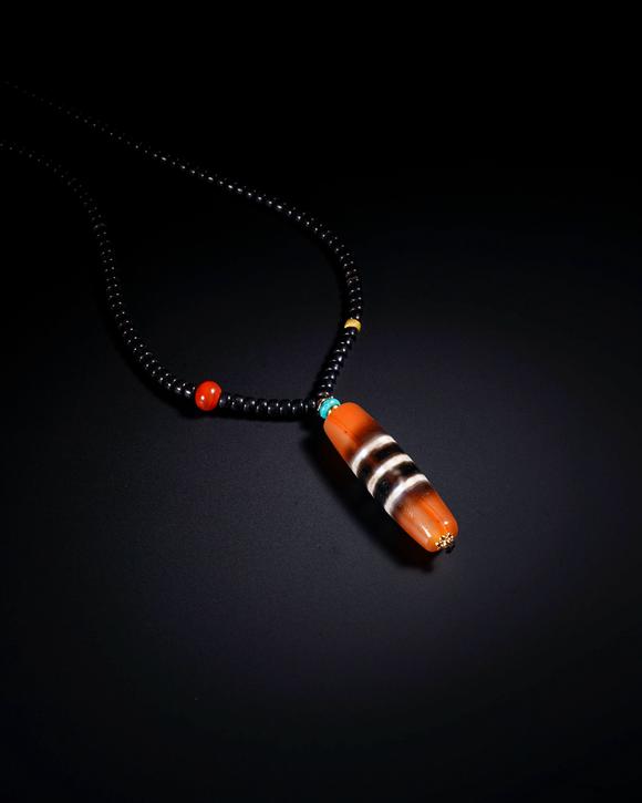 Cascade'sBlack agate horizontal bead pendant | 清 瑪瑙橫紋天珠掛飾