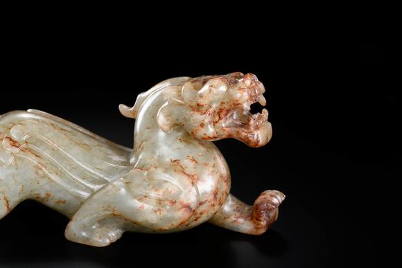 Cascade'sWhite marble and red Qin Rui beast | 漢 白玉紅沁瑞獸