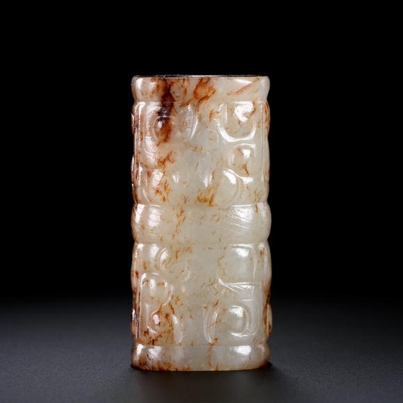 Cascade'sWhite marble with Qin color and animal face pattern | 漢 白玉沁色獸面紋勒子