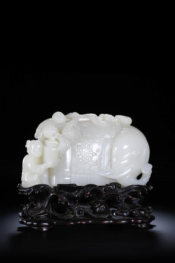Cascade'sIn Qing Dynasty, there was an elephant boy in Hetian Baiyu Taiping. | 清代 和田白玉太平有象童子