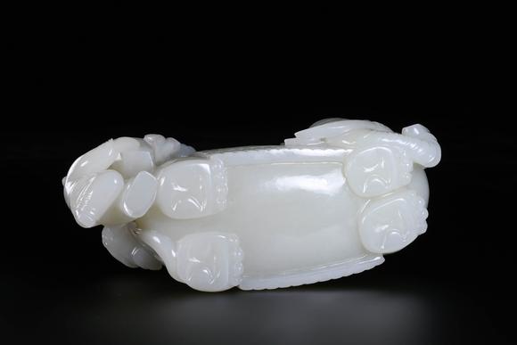 Cascade'sIn Qing Dynasty, there was an elephant boy in Hetian Baiyu Taiping. | 清代 和田白玉太平有象童子