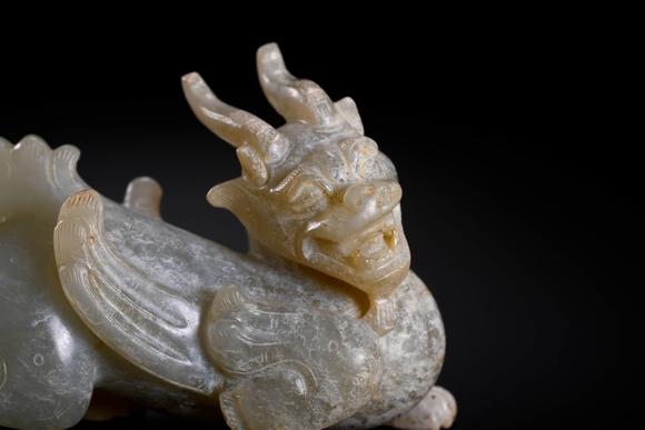 Cascade'sHanyu exorcises evil spirits | 漢 玉辟邪