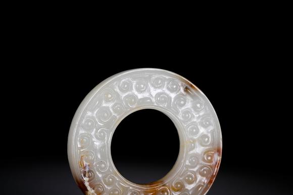 Cascade'sHan Gou Yun Wen Yu Bi | 漢 勾雲(yún)紋玉璧