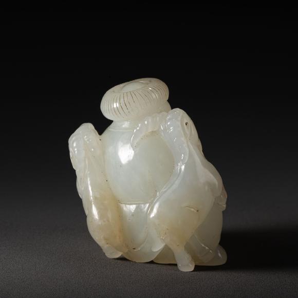 大阪美術(shù)商會(huì)清 白玉雕得意羊羊
