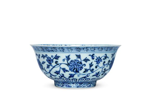華藝國(guó)際明永樂(lè)  內(nèi)外青花纏枝蓮紋撇口碗