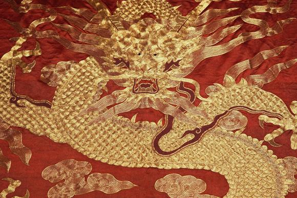 日本東競(jìng)株式會(huì)社清緙絲龍紋掛屏一對(duì)