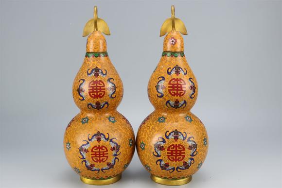 東京國際拍賣明正德 銅胎掐絲琺瑯彩五福獻(xiàn)壽熏葫蘆一對