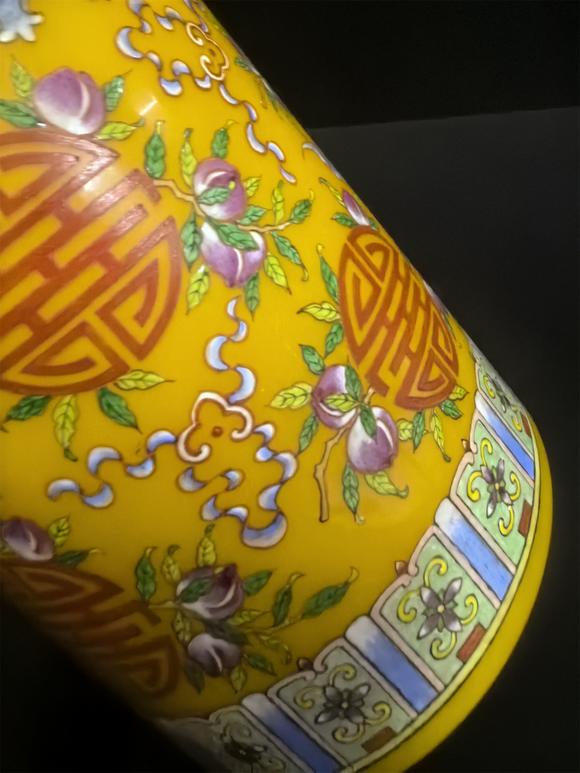 東京國(guó)際拍賣清乾隆 料器琺瑯彩福壽紋筆筒