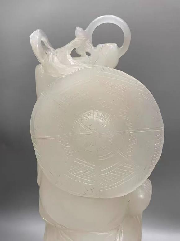山東瑞蚨興拍賣(mài)五六十年代 達(dá)摩人物擺件 高約30厘米，底部寬約8.5厘米約2250克