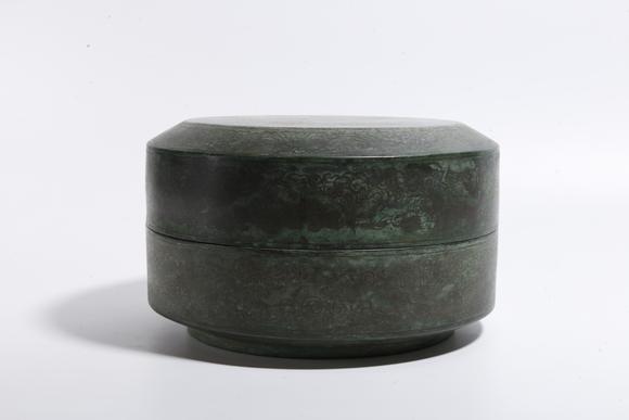 弘楊株式會(huì)社銅錯(cuò)銀鳳紋蓋盒