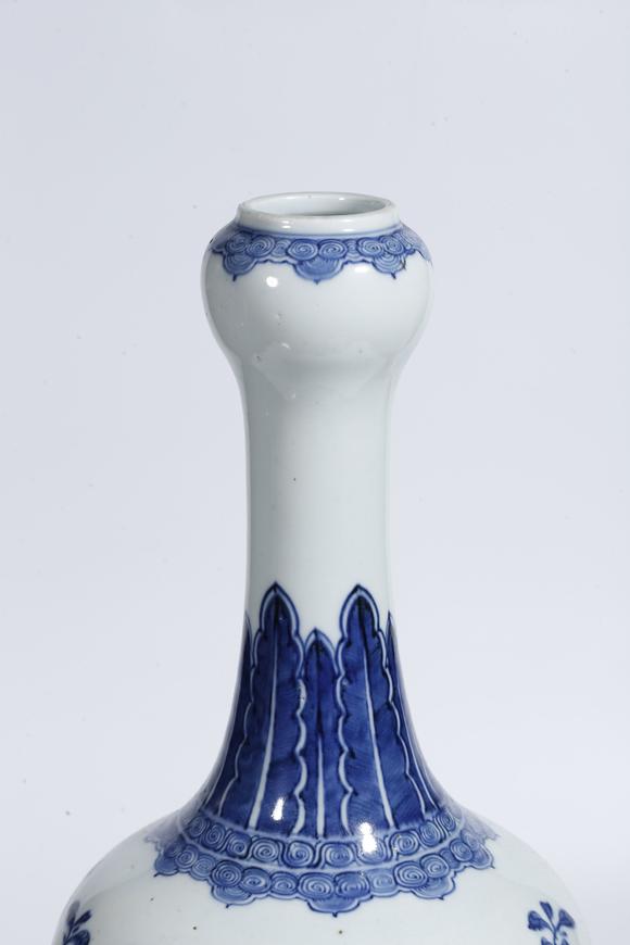 弘楊株式會(huì)社青花福祿壽紋蒜頭瓶