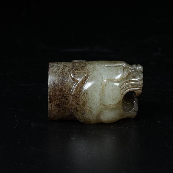 弘楊株式會(huì)社高古玉獸首擺件