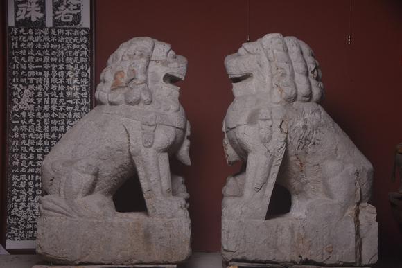 東京蕓術(shù)迎門獅