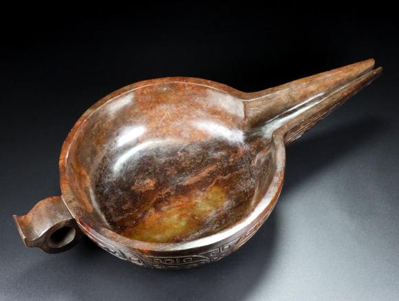 東京蕓術(shù)舊藏和田玉酒器