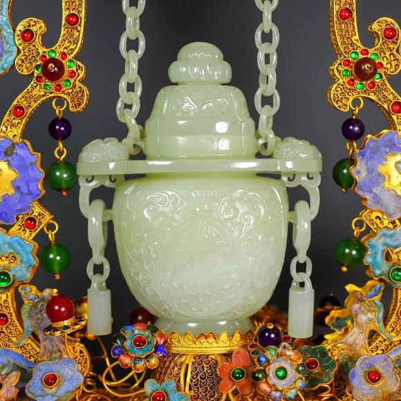 東京蕓術(shù)掐絲和田玉鏈條花籃