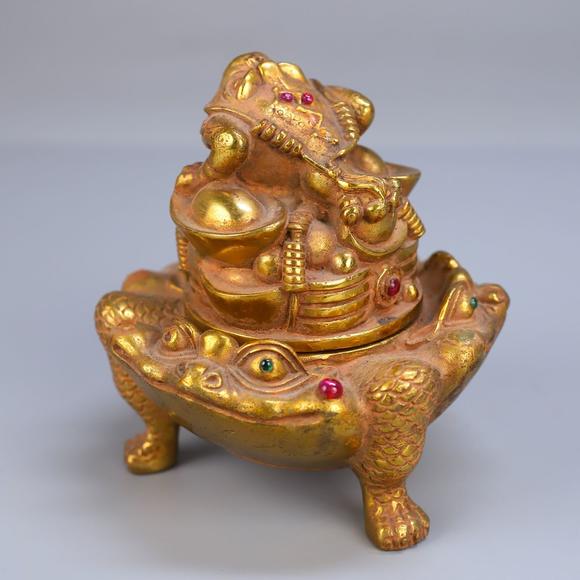 東京蕓術(shù)銅鍍金金蟾熏爐擺件