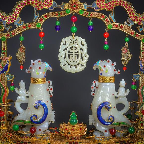 東京蕓術(shù)和田玉精品鳥尊擺件造型獨(dú)特，玉質(zhì)細(xì)膩油潤(rùn)，品相完整