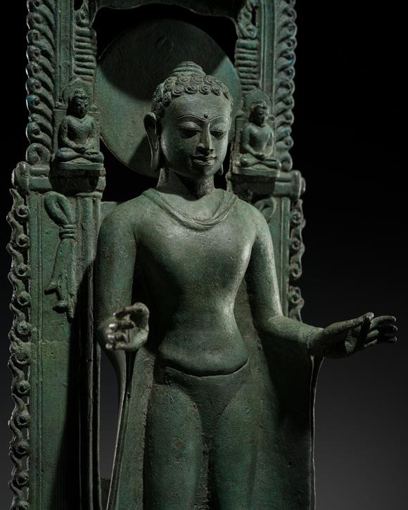 Galerie Zacke? A LARGE AND HIGHLY IMPORTANT BRONZE FIGURE OF THE ENTHRONED BUDDHA, SRIVIJAYA EMPIRE, SUMATRA, 8TH-10TH CENTURY