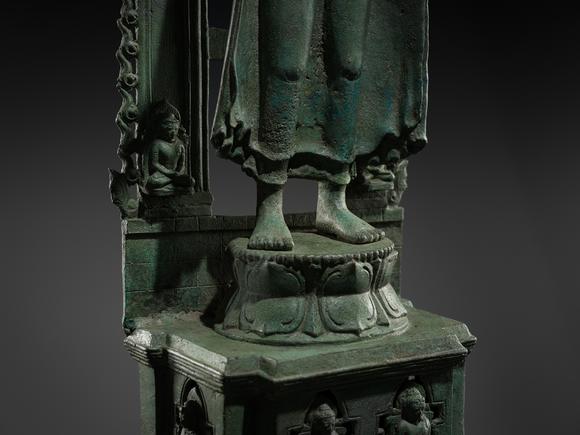 Galerie Zacke? A LARGE AND HIGHLY IMPORTANT BRONZE FIGURE OF THE ENTHRONED BUDDHA, SRIVIJAYA EMPIRE, SUMATRA, 8TH-10TH CENTURY