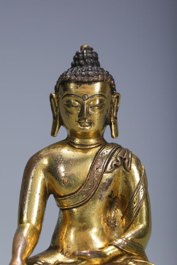 SEAVIEW AUCTIONS PTY LTD Fine Chinese antique 18th century carved bronze golden bodhisattva statue 