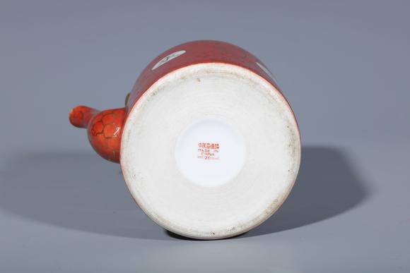 SEAVIEW AUCTIONS PTY LTDFine Chinese antique  20th  century coral red glaze golden water pot 