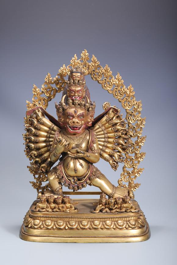 SEAVIEW AUCTIONS PTY LTD Fine Chinese antique 18th century tibetan style carved bronze golden buddha statue
