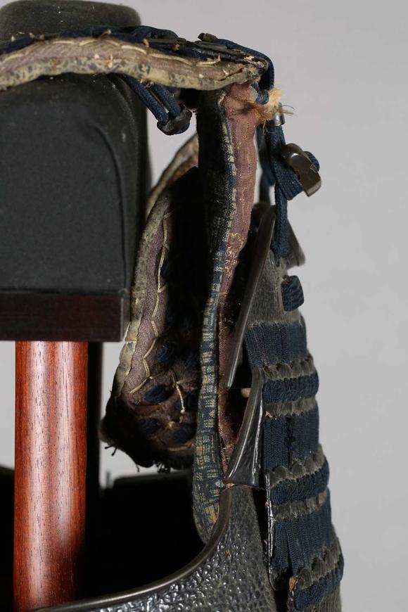 TooveysA scarce Japanese haramaki, Edo period, with padded wadakami