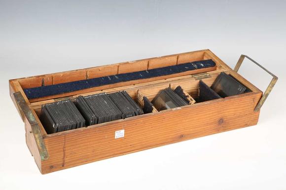 TooveysA collection of early 20th century magic lantern slides rela