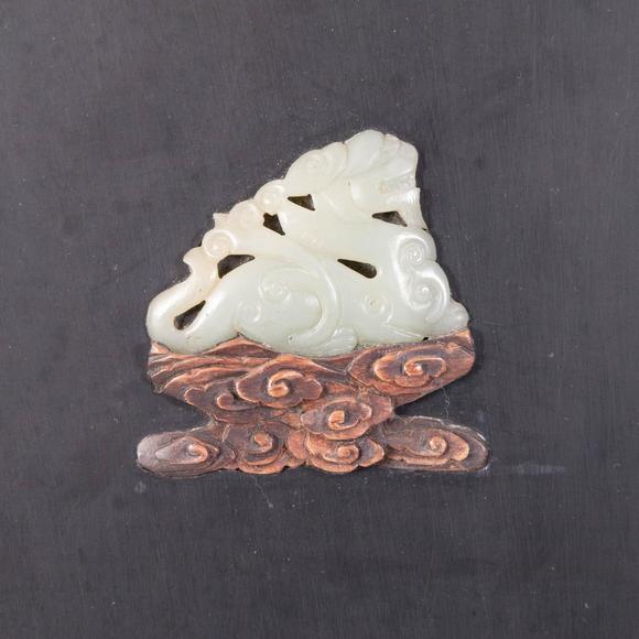 Waddington'sA Jade and Hardstone-Inlaid Black and Gilt-Lacquer Twelve-Panel Floor Screen, Late Qing/Republican Period, 晚清/民國 雕漆嵌寶地屏一套共十二扇
