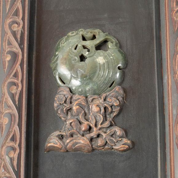 Waddington'sA Jade and Hardstone-Inlaid Black and Gilt-Lacquer Twelve-Panel Floor Screen, Late Qing/Republican Period, 晚清/民國 雕漆嵌寶地屏一套共十二扇