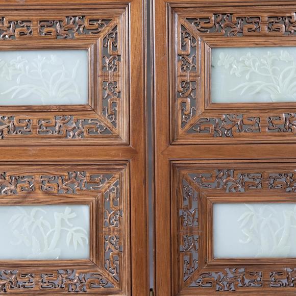 Waddington'sA White Jade-Inset Four-Panel Floor Screen, 20th Century, 二十世紀(jì) 嵌白玉雕花鳥紋地屏一套四扇