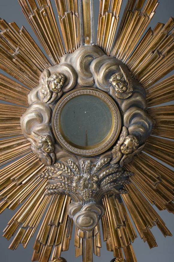 Coronari Auctions BVA French gilt silver monstrance with an angel crowned with a radiant cloud, maker's mark Hippolyte-Francois Bertrand-Paraud, 950/000, 19th C.