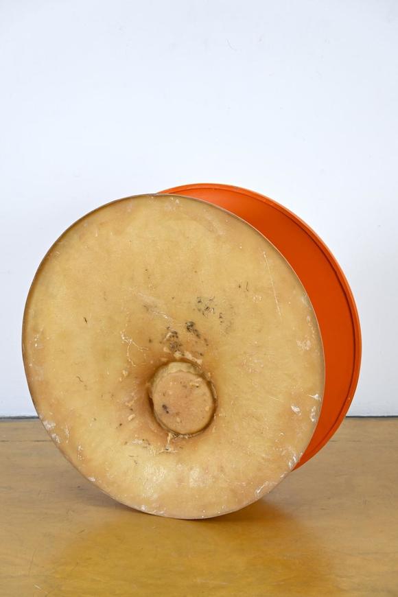 Loeckx AuctioneersAnonymous: Orange fiberglass coffee table (*)…