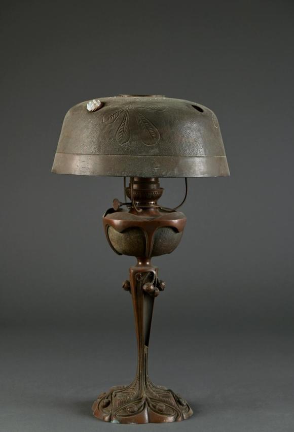Loeckx AuctioneersGeorges Leleu 1905: Art Nouveau table lamp in bron…