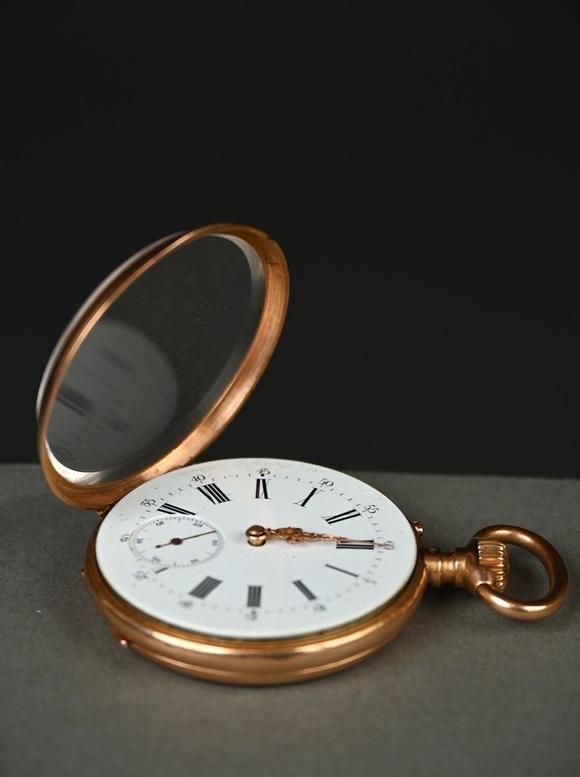 Loeckx AuctioneersGold pocket watch with white dial…