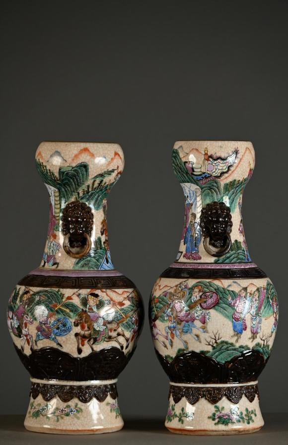 Loeckx AuctioneersAn assembled pair of Nanking famille rose porcelai…