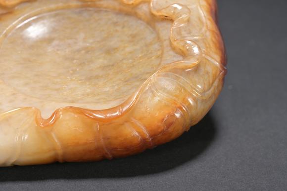 三杉美術(shù)籽玉硯臺(tái)