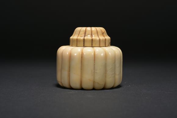 三杉美術(shù)壽山石水盂