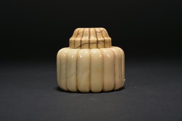 三杉美術(shù)壽山石水盂