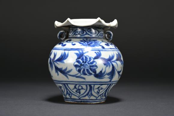 三杉美術(shù)青花花卉紋盤(pán)口小罐