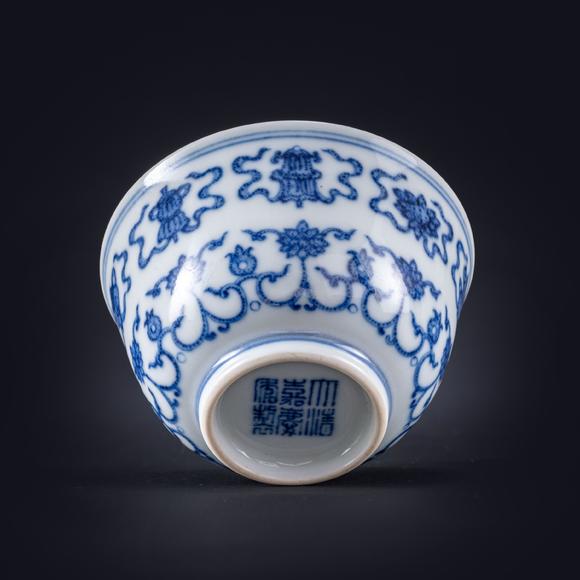 三杉美術(shù)清 青花八吉祥紋小杯