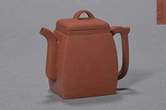 三杉美術(shù)紫砂小方壺