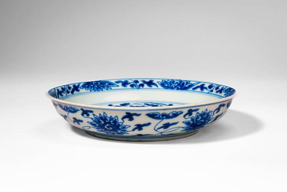 Apollo Art AuctionsKangxi Period, Qing Dynasty, Ca. AD 1661 - 1722. >A finely potted blue and white porcelain dish o