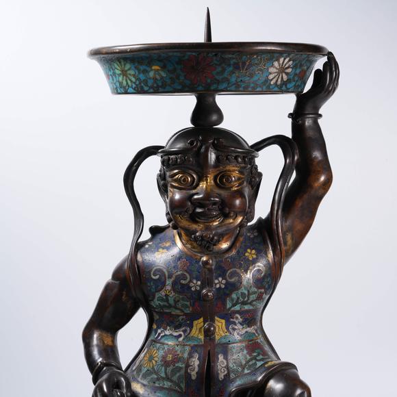 千葉大和銅胎掐絲琺瑯纏枝花卉紋神人燭臺一組