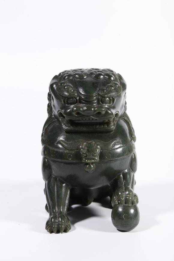千葉大和和田碧玉雕獅形擺件（一對）