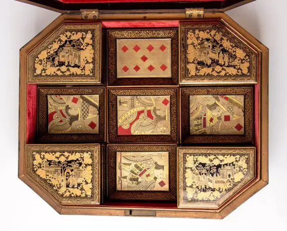 Bertolami Fine ArtA rare octagonal Canton game box in lacquered and gilded wood. China, Qing Dynasty (1644–1912), circa 1860.