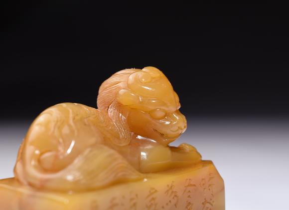 北京寶蘊(yùn)舊藏老缶為袁克文治田黃瑞獸鈕印章